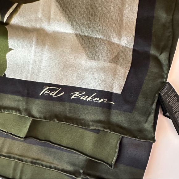 NEW Ted Baker Anikaay silk scarf floral print square - Picture 4 of 8